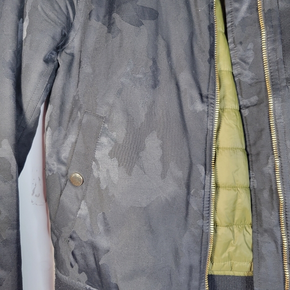 Womans NEO-I by Orobos Black Camo Reversable Bomber Jacket Size Small - Picture 2 of 15